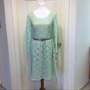 🚨 gave away 🚨 ☕️ NWT Mint Green Laced Dress